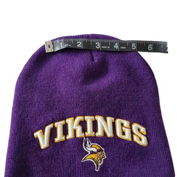 DREW PEARSON MARKETING| GAME DAY|  EMBROIDERED VIKINGS | YOUTH BEANIE| SIZE 8-20 - Picture 7 of 11